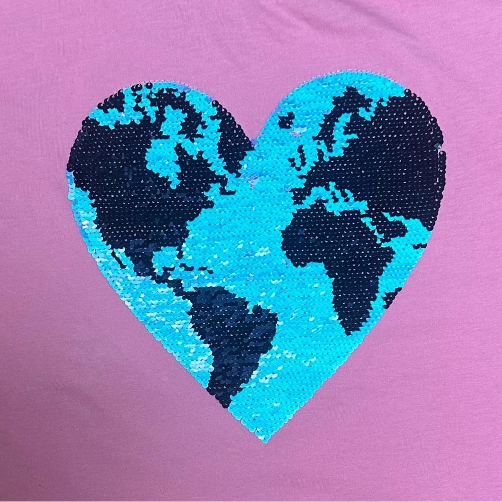 GAP Pink and Blue Heart World Map Flippy Sequin Tee, Size XXL, MSRP $22 - Picture 3 of 6